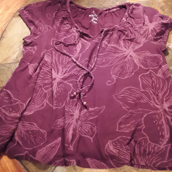 Sonoma Tops - Cute burgundy flowered top sz XL!